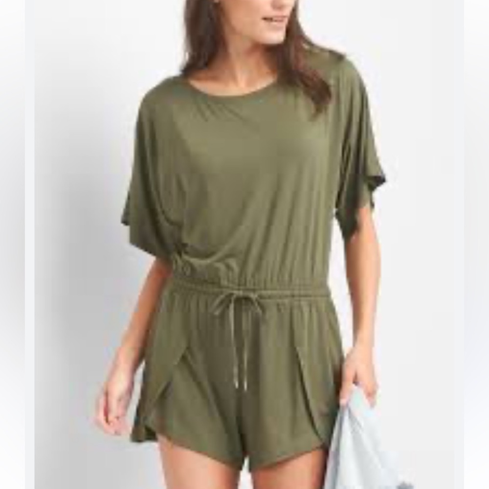 GAP Olive Green Romper Size Medium
